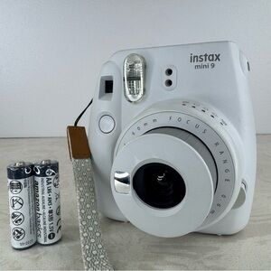 Fujifilm Instax Mini 9 Instant Camera Gray w/Strap, NEW Batteries - Tested Works